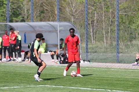 Abakinnyi babiri b’Abanyarwanda, bamaze kugera mu ikipe y’abato ya Bayern Munich.