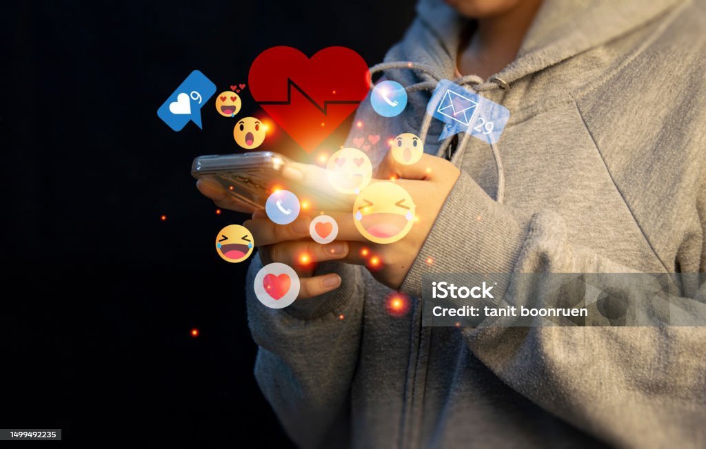 Imbuga nkoranyambaga ni zimwe mu bishobora guhindura imyumvire ya muntu