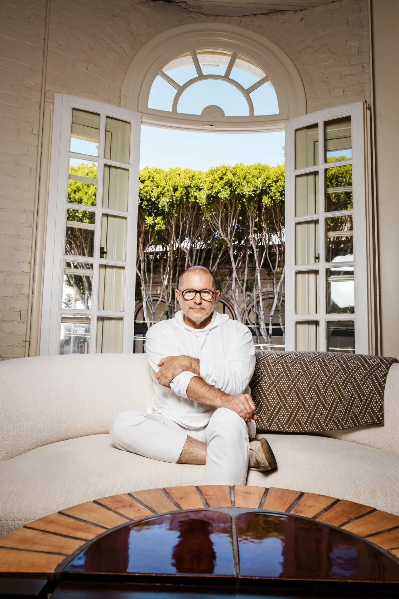 OpenAI yahuje imbaraga na Jony Ive (wakoze iPhone) mu gukora ibikoresho bya A.I. by’ahazaza