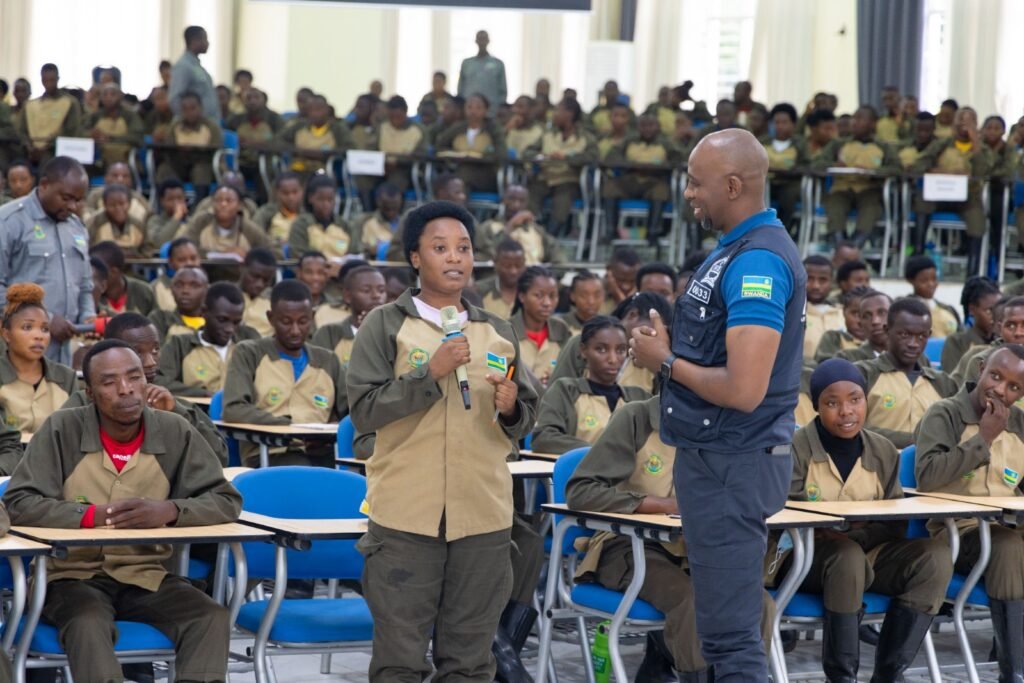 Intore mu Ikoranabuhanga igisubizo cyo gusiragira kw’abaturage