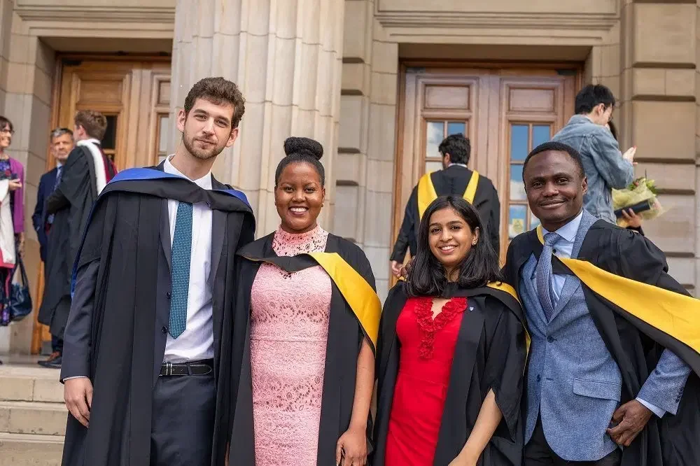 Ibihugu 6 Byemerera Abanyeshuri Mpuzamahanga Kuzana n’Imiryango Yabo