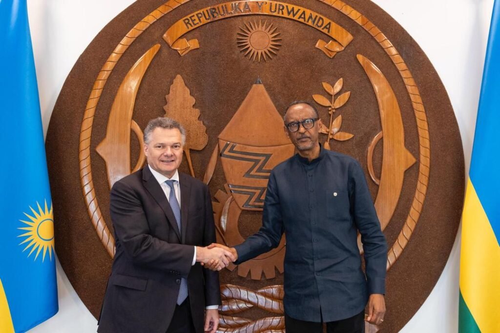 Perezida Kagame yakiriye ba Ambasaderi basoje inshingano mu Rwanda