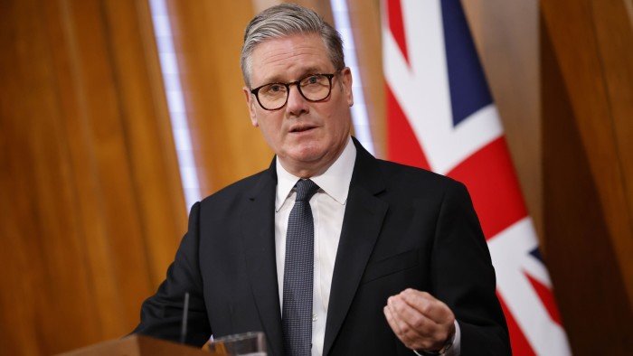 U Bwongereza bwahuruje ku byago by’izamuka ry’intambara nyuma y’ibitero bya Amerika kuri Iran