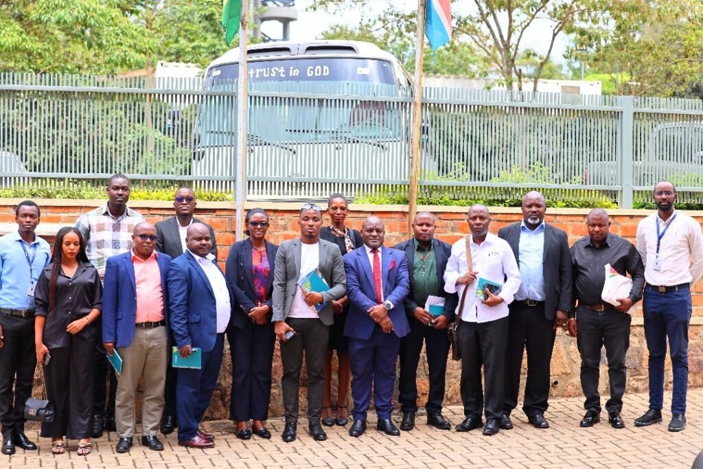 URwanda rwakiriye intumwa za Uganda zaje kwiga ku iterambere ry’ubwikorezi rusange