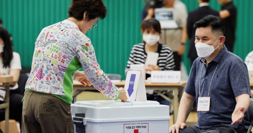 Abanya-Koreya y’Epfo Batangiye Gutora Perezida Mushya mu Matora Yihutirwa