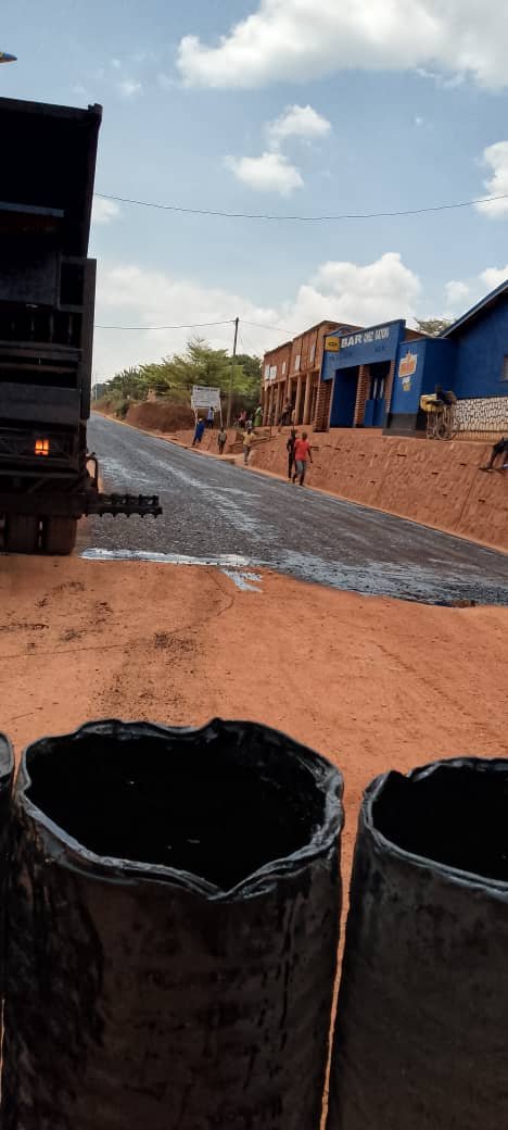 imirimo yo kubaka umuhanda karama-gatoki-rwanza irarimbanyije