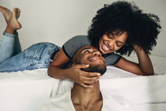 Impamvu umukobwa aguma mu rukundo cyangwa akagenda atavuze