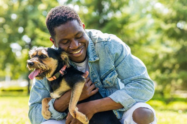 Impamvu abantu Benshi basigaye bakunda imbwa: urukundo, umutekano n’umubano uvuka hagati y’umuntu n’inyamaswa