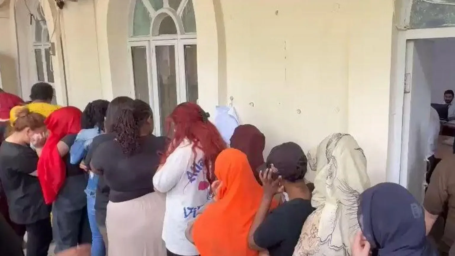 Polisi yo muri Pakistani yataye muri yombi abantu 149 bakoraga muri service center y’uburiganya