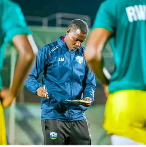 Umukino wa gicuti mpuzamahanga uzahuza abakinnyi bakanyujijeho b’ibyamamare kuri Pele Stadium.