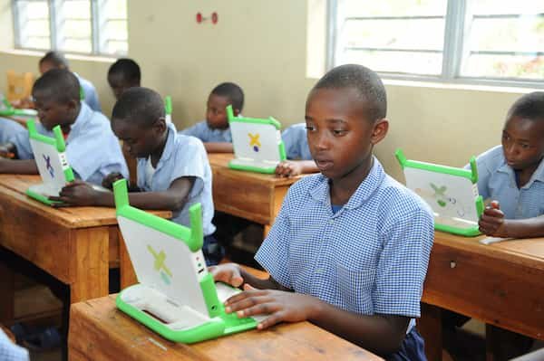NTAMWALIMU UTARIZE KAMINUZA UZONGERA KWIGISHA MU MASHURI ABANZA.