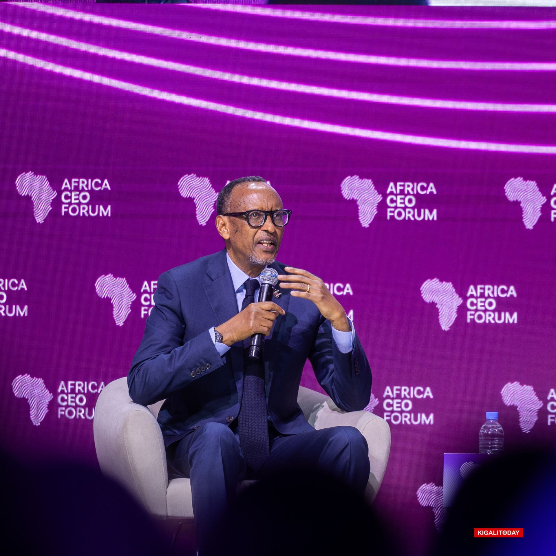 Perezida Kagame yasabye Afurika kwigira no kwanga gukoreshwa n’amahanga.
