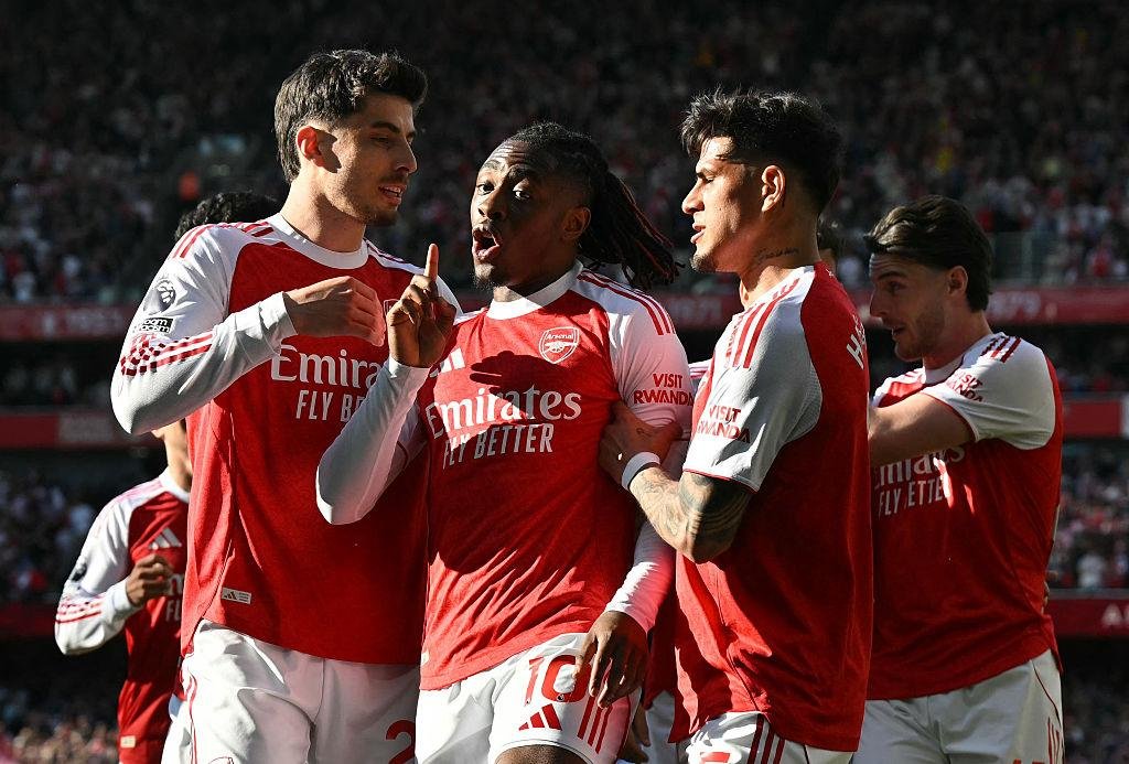 Arsenal iri ku ntera yo kwegukana Premier League, inafite amaso kuri Final ya Champions League.