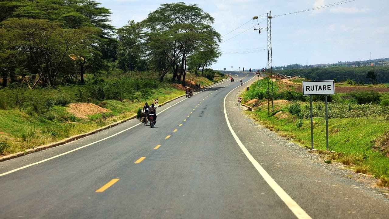 AMAFOTO:ibikorwa byo kubaka umuhanda Nyagatare-Rwempasha byageze kumusozo